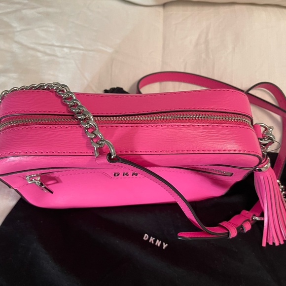 DKNY camera crossbody leather bag . Like new used once. - Picture 2 of 10